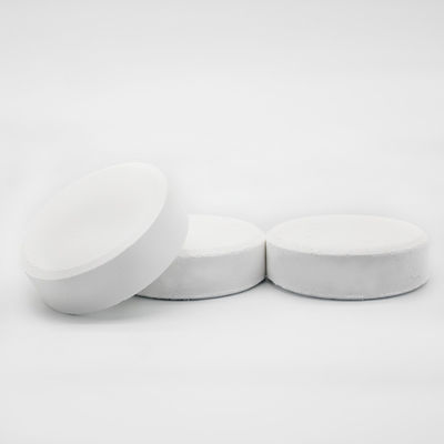 Bahan Kimia Trichloroisocyanuric Acid Chlorine Tablet Water Treatment 25kg/Drum Tcca 3 Inch